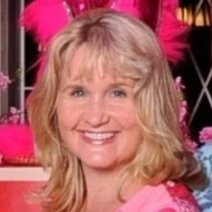 KRISTEN JENNINGS GRAFF (Kristen Graff)